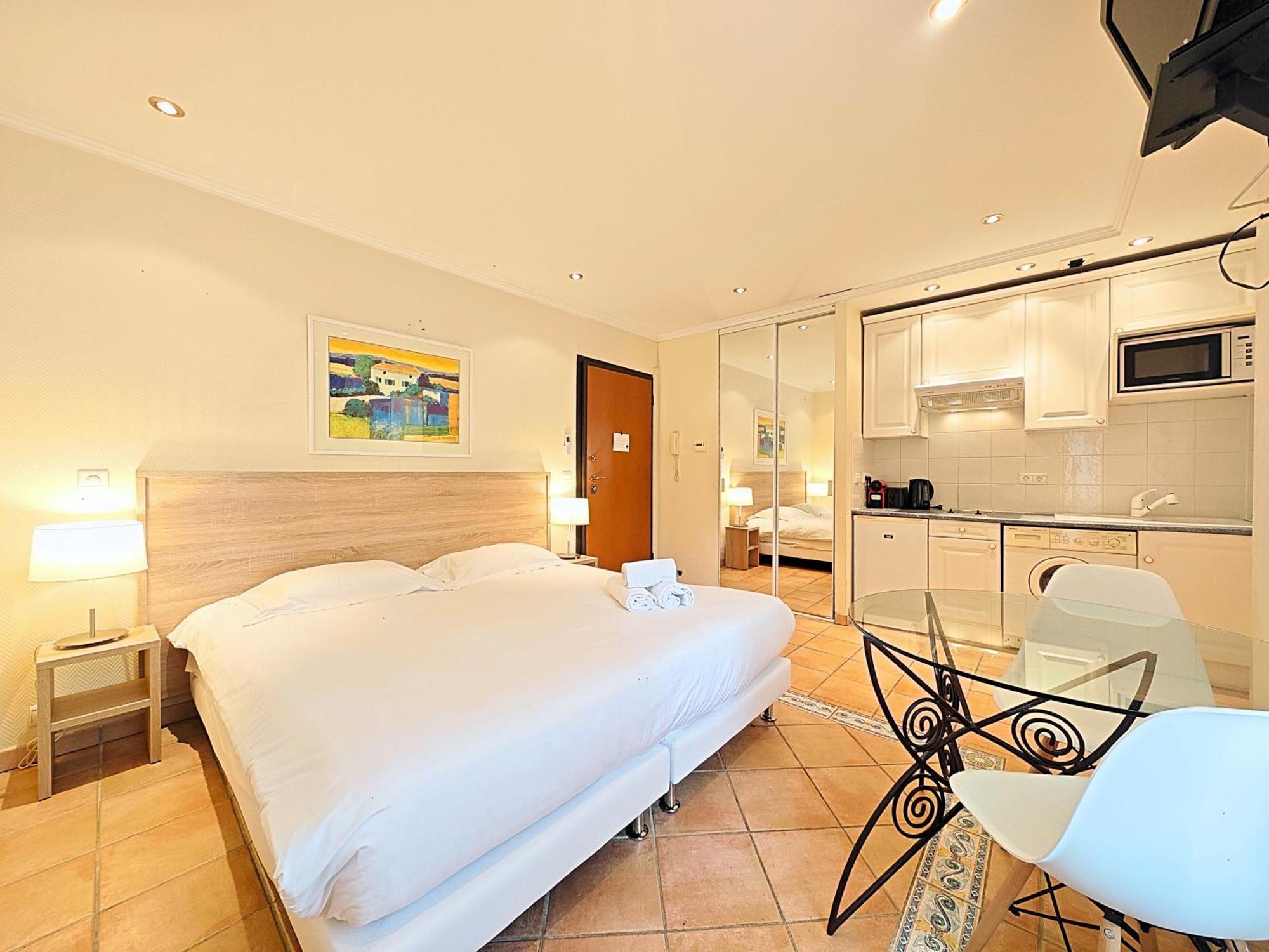 Viva Riviera Residence Commandant Andre Cannes Exterior photo