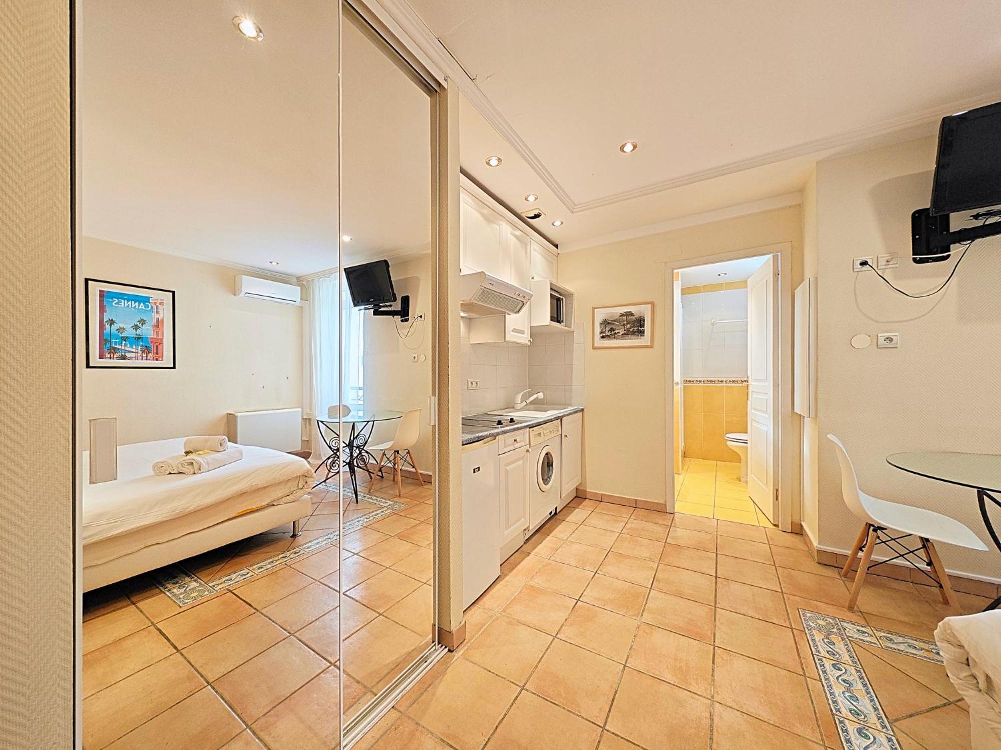 Viva Riviera Residence Commandant Andre Cannes Exterior photo