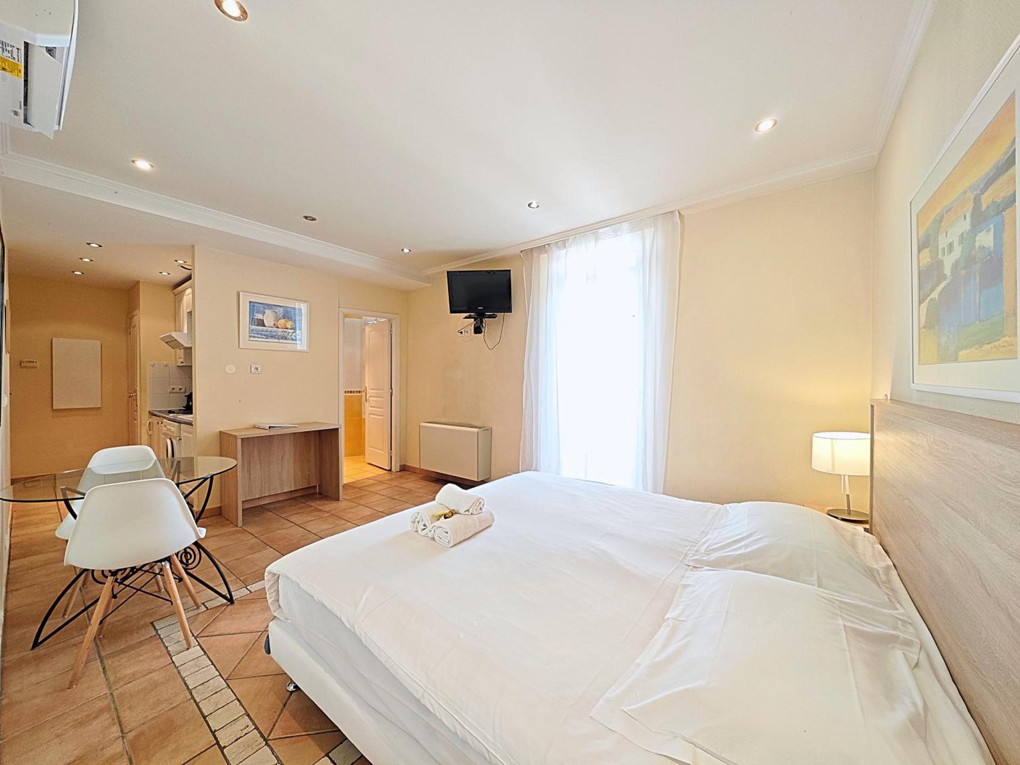 Viva Riviera Residence Commandant Andre Cannes Exterior photo