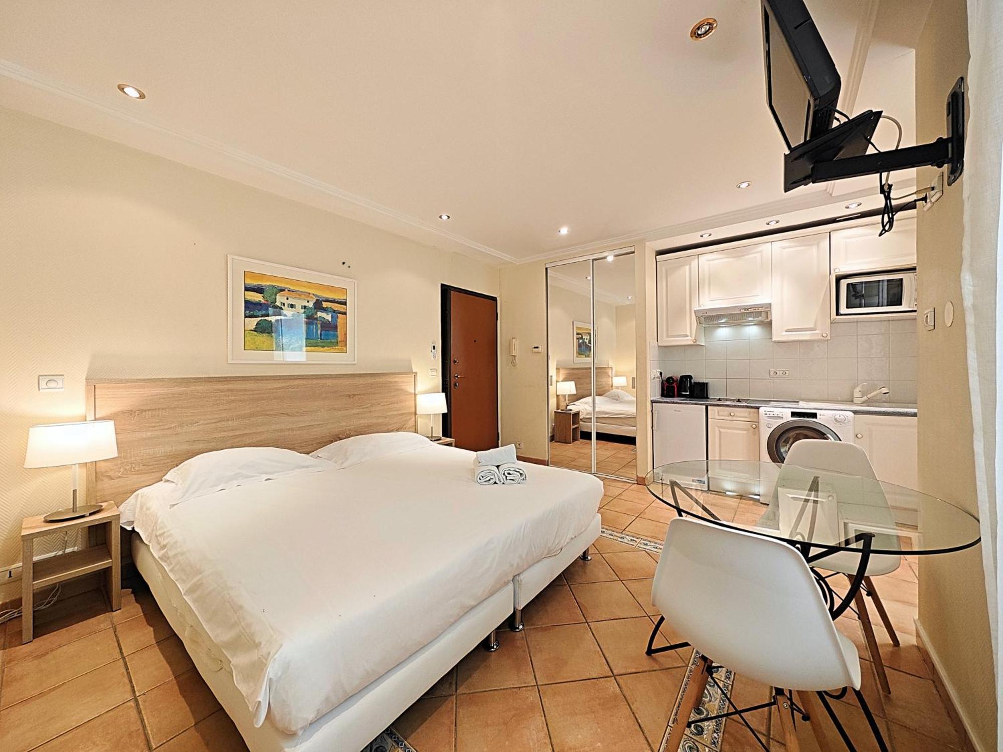Viva Riviera Residence Commandant Andre Cannes Exterior photo