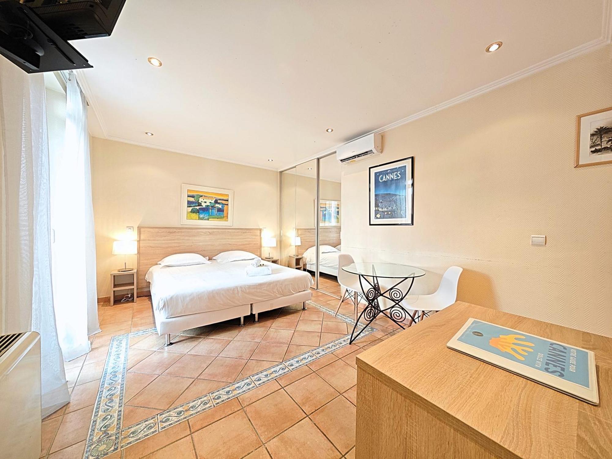 Viva Riviera Residence Commandant Andre Cannes Exterior photo