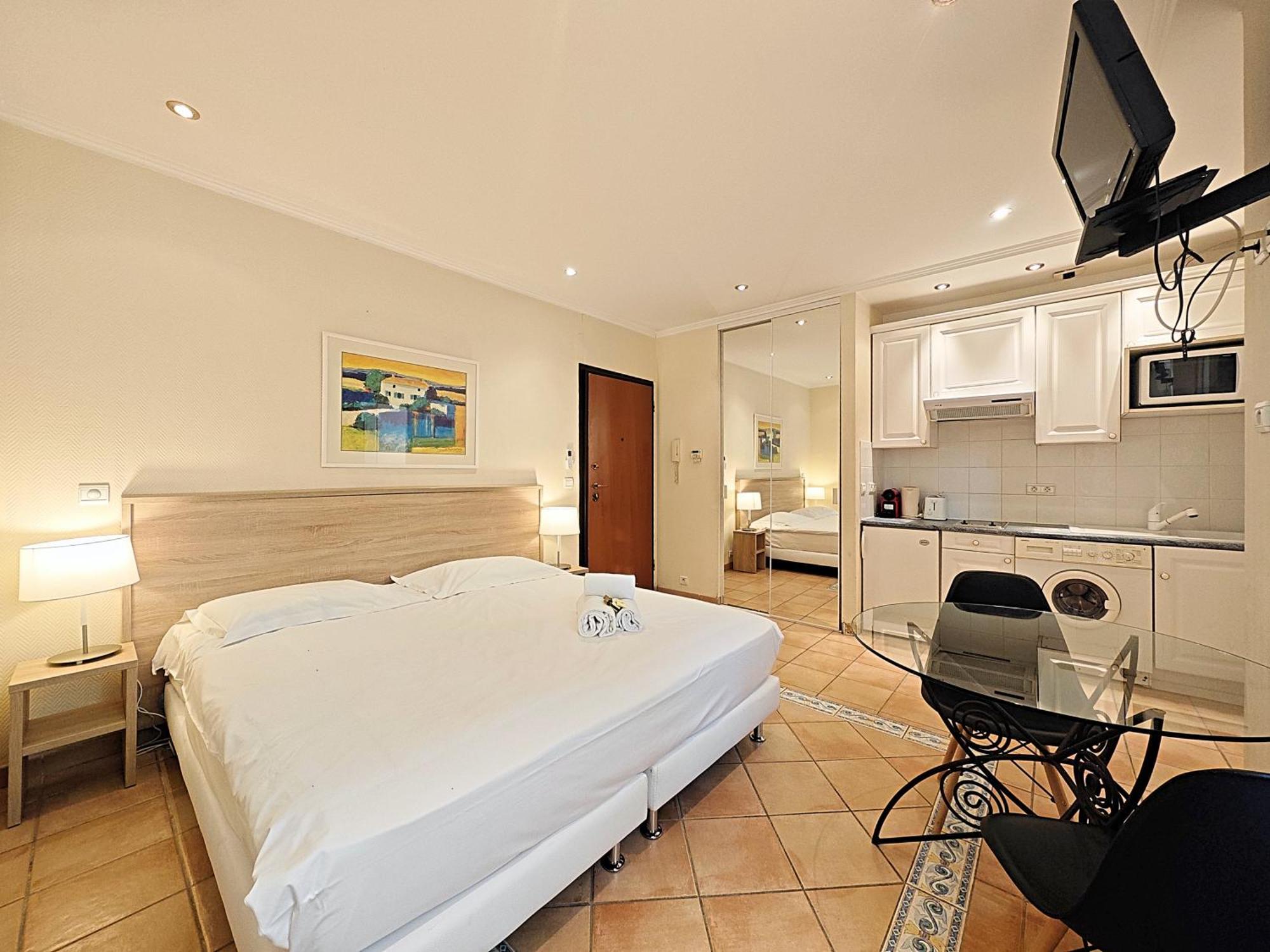 Viva Riviera Residence Commandant Andre Cannes Exterior photo