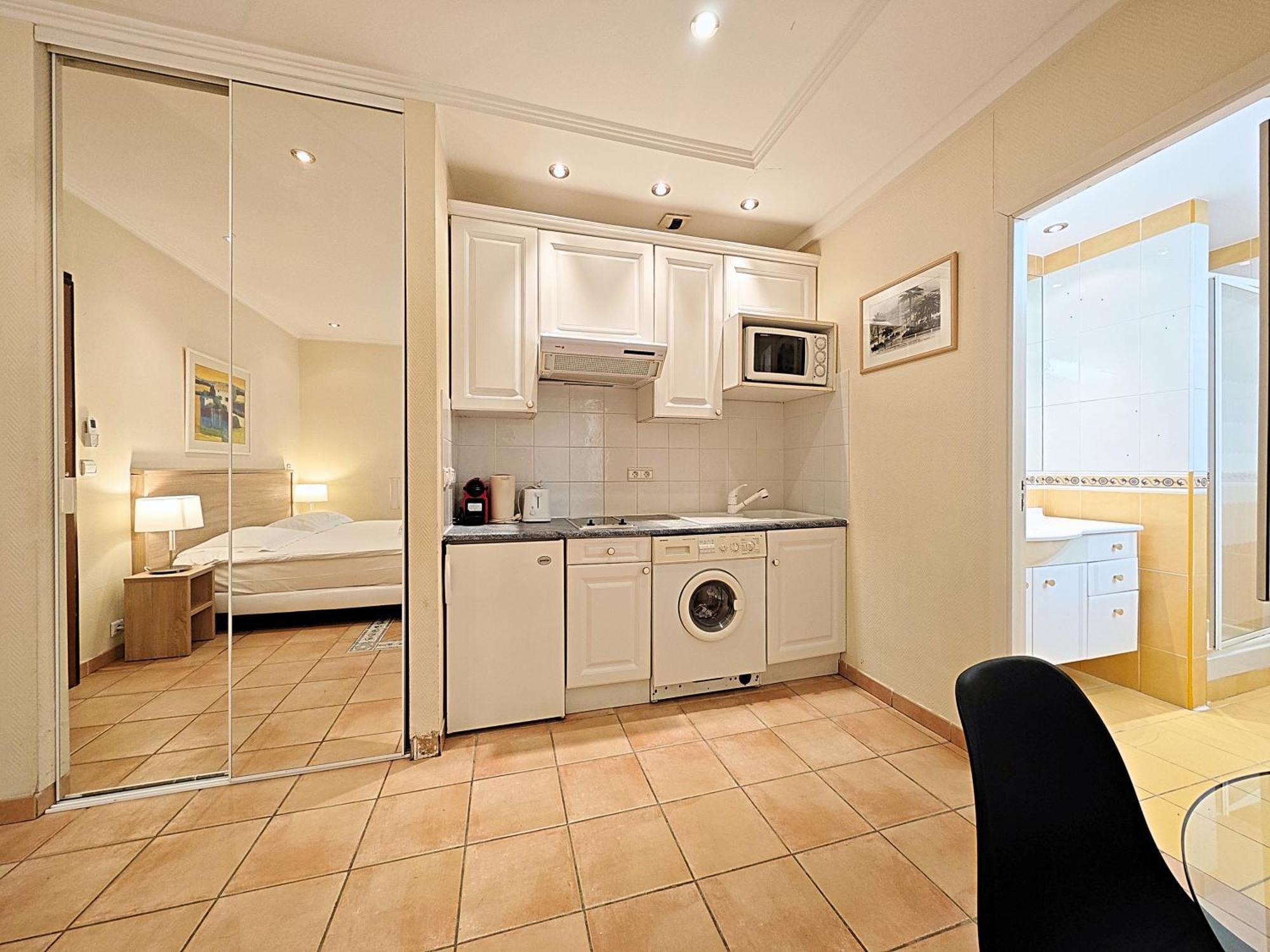 Viva Riviera Residence Commandant Andre Cannes Exterior photo